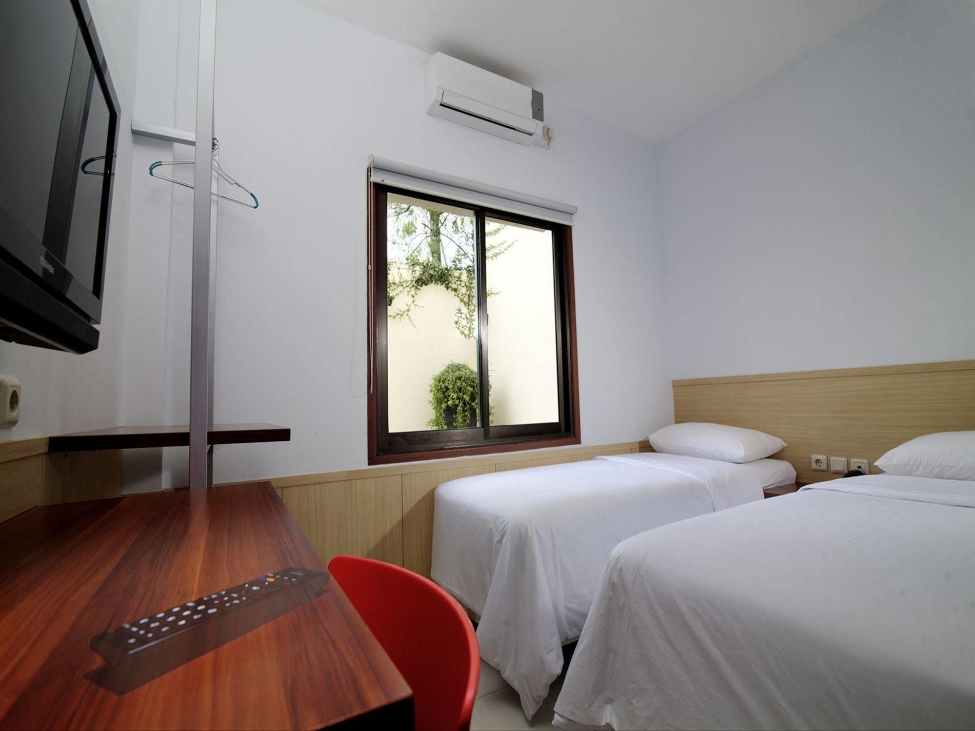 Collection O 295 Grha Ciumbuleuit Guest House Bandung Dış mekan fotoğraf